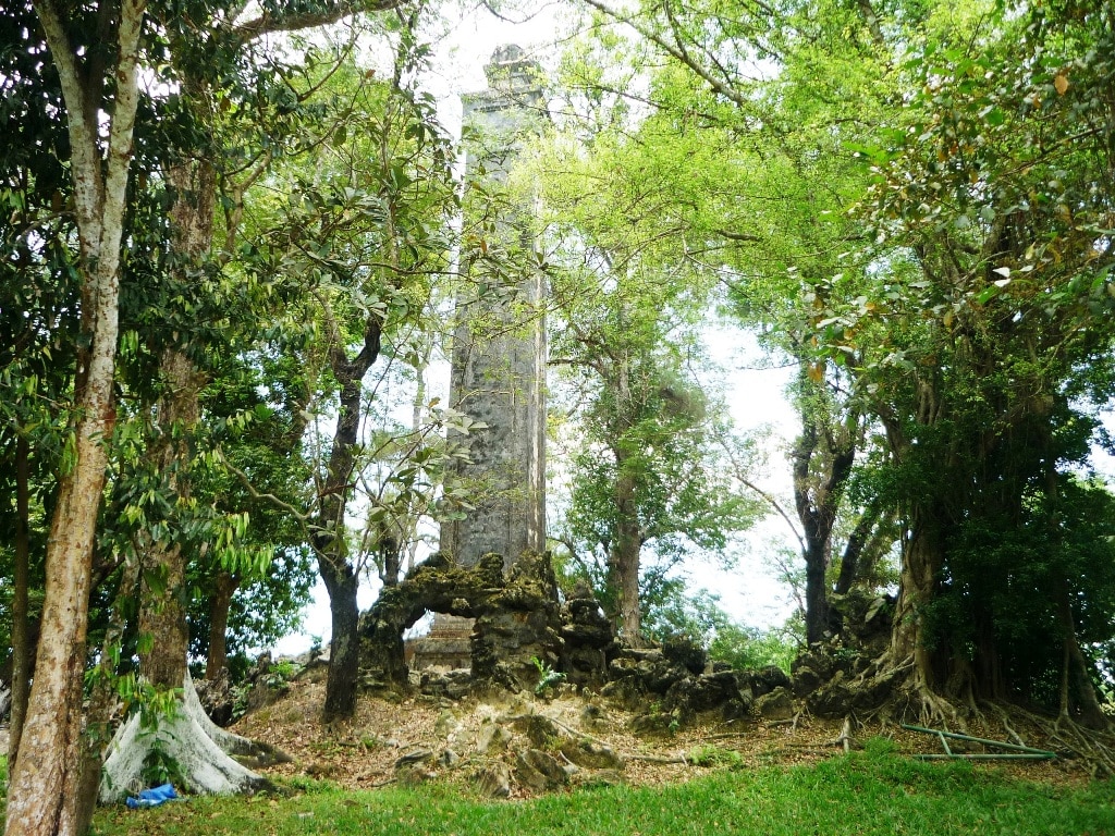 Trụ biểu bằng đá